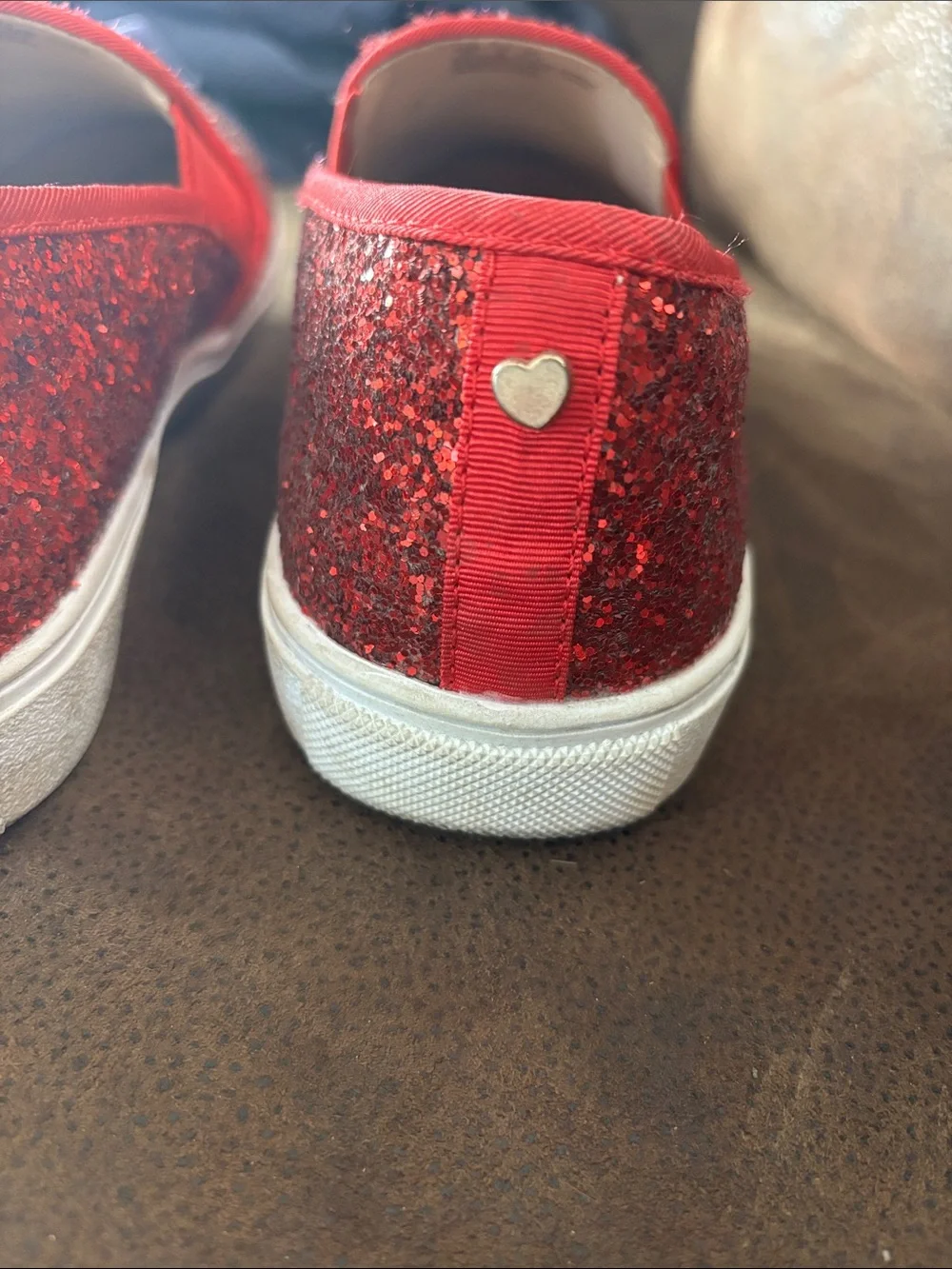 FEVER SOLE Red Glitter Slip-On Loafers